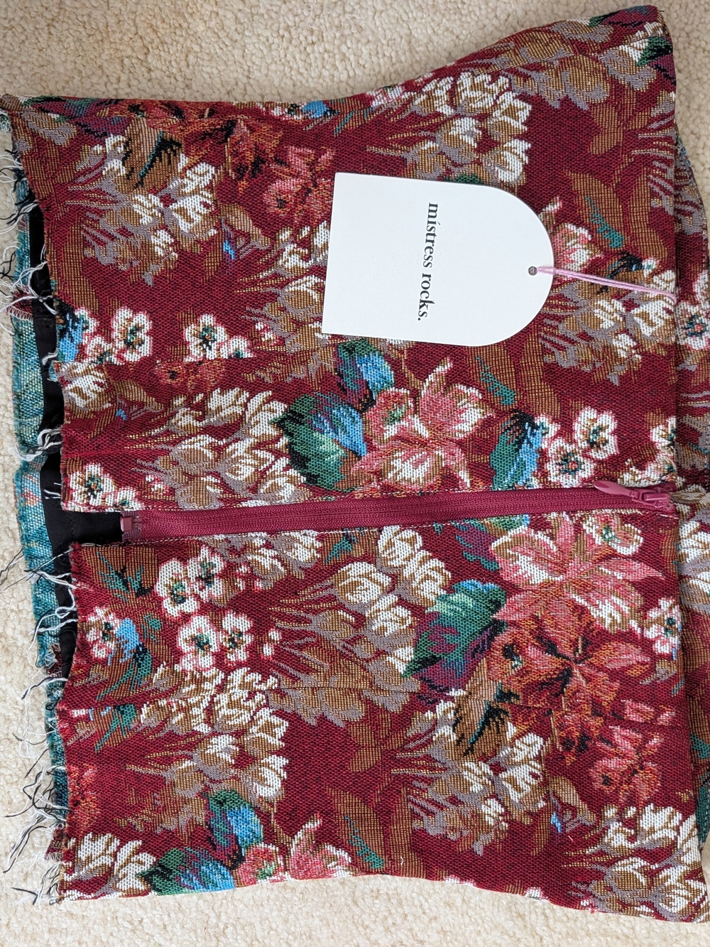 Mistress Rocks Tapestry Top - Picture 6 of 6